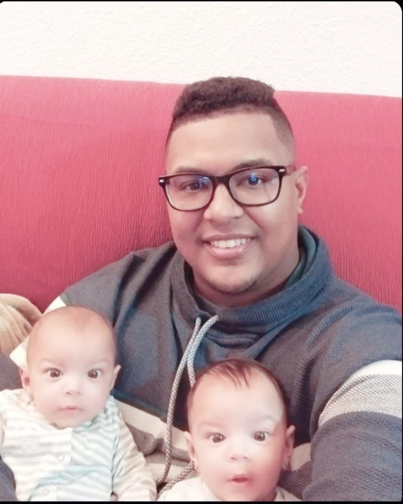 padre gemelas prematuras